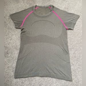Lululemon Swiftly Tech Short Sleeve Shirt Size 8